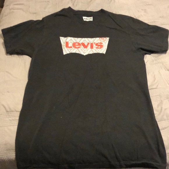Levi tee - Picture 1 of 3
